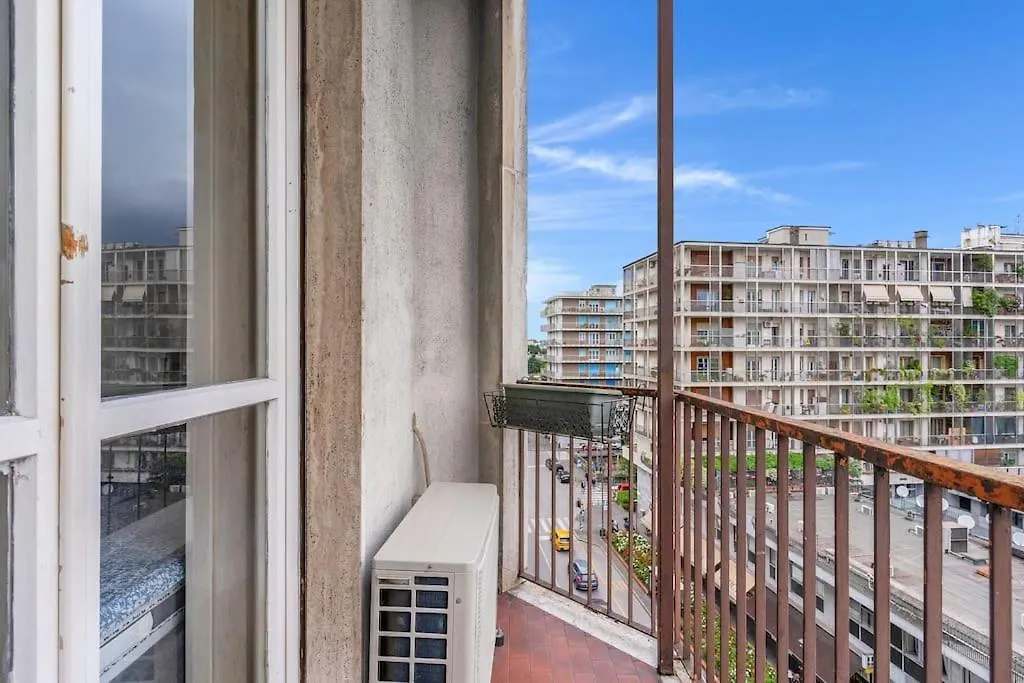 Ca17 -Centrale-Duomo -Central Maxi Apartment - Milano 0*,  İtalya