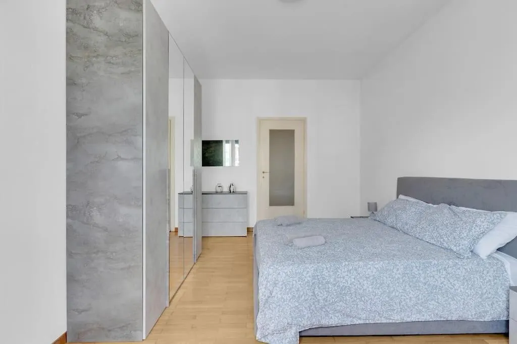 Ca17 -Centrale-Duomo -Central Maxi Apartment - Milan
