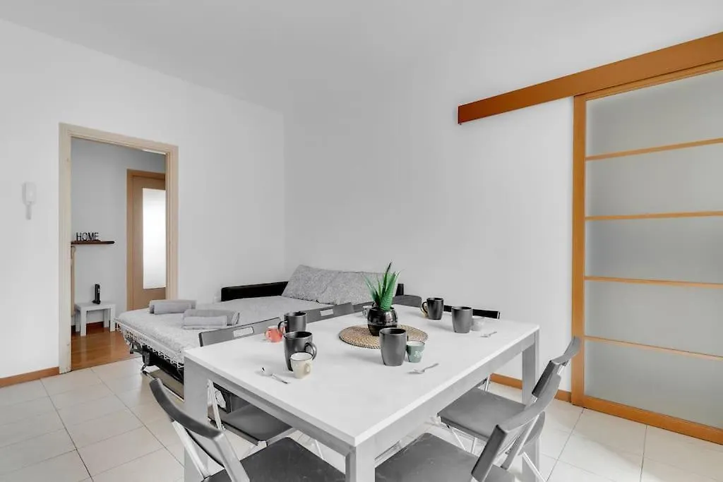 Ca17 -Centrale-Duomo -Central Maxi Apartment - Milan Italy